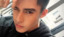 广州帅哥网红吃瓜图片,广州网红帅哥瓜田美食探秘记